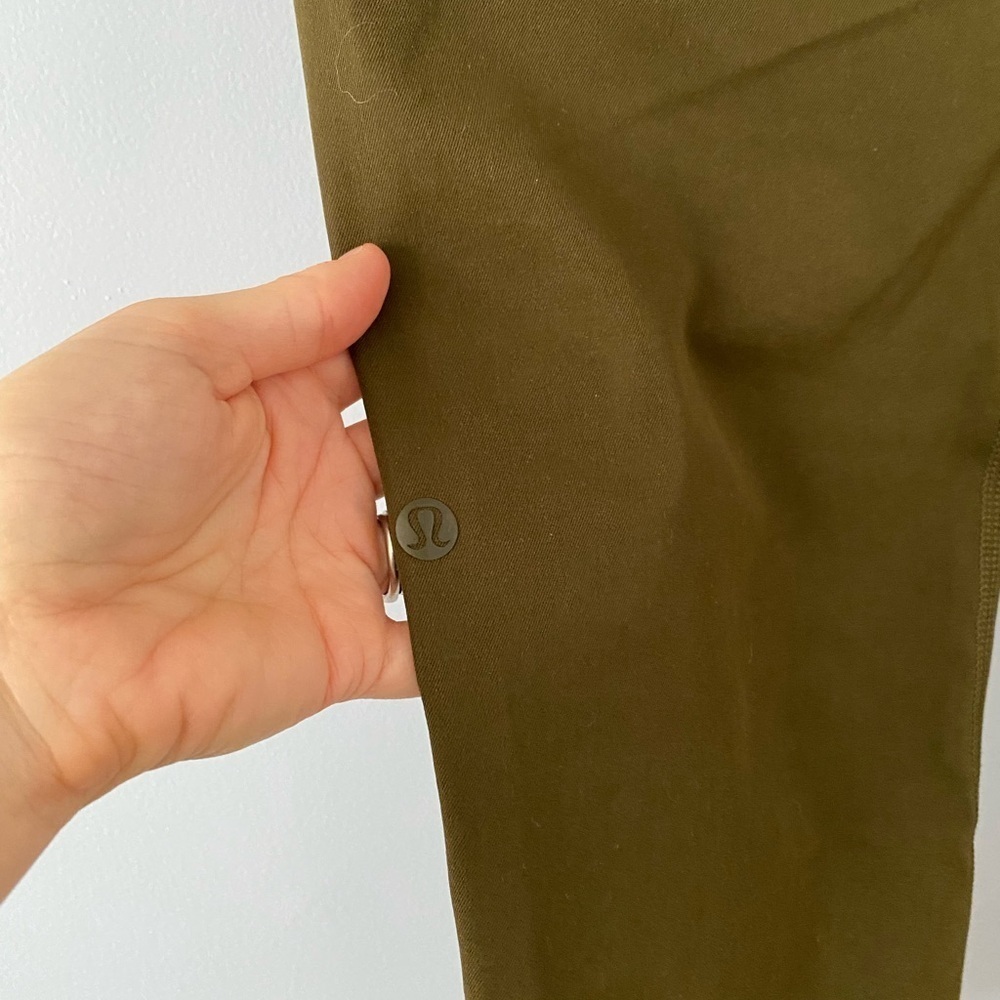 Lululemon City Trek Trouser *28" Inseam Size 8 Military Green Urbanite Twill - Picture 9 of 12